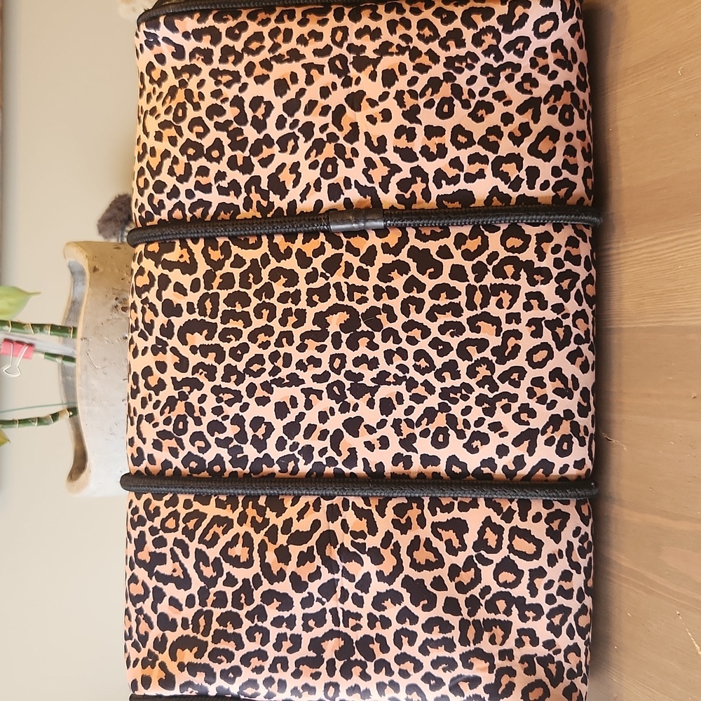 Leopard Print Neoprene Tote with Pouch - Picture 3 of 11